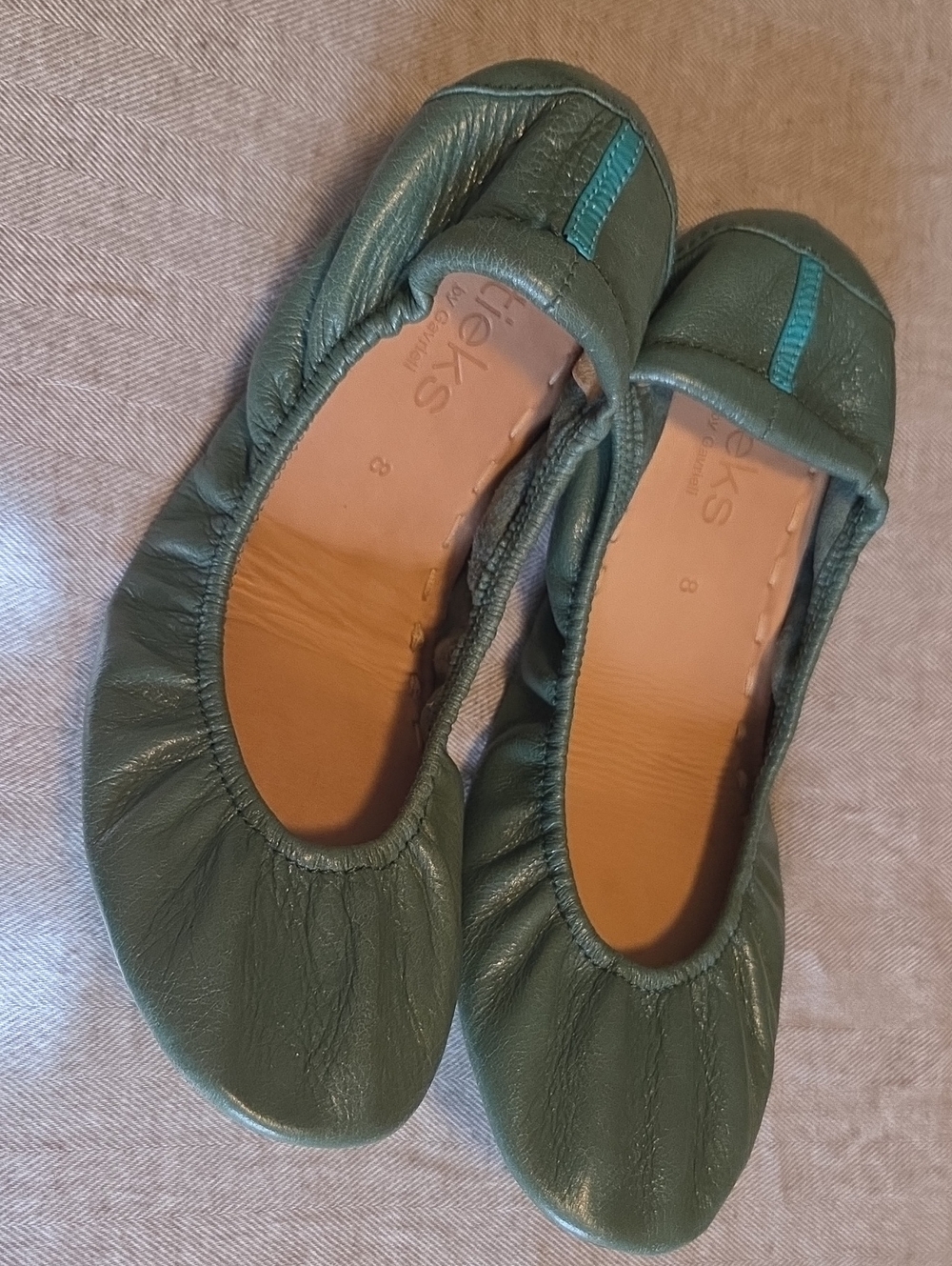 Clarks Women's Green Leather Ballet Flats